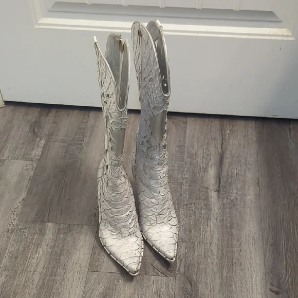 Ce Fou Shoo Pre-owned Rhinestone Heel weztern Boots - Picture 3 of 13